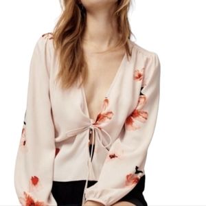 Aritzia Wilfred Tia Tie Front Floral Blouse